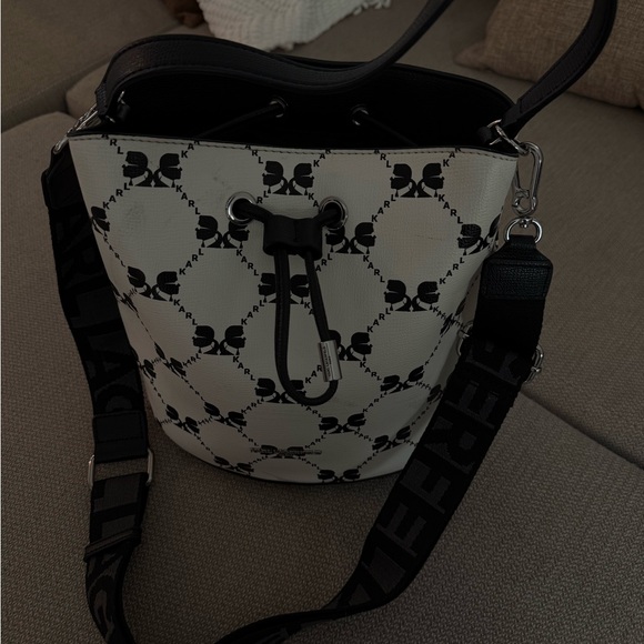 Karl Lagerfeld Monochrome Shoulder Bag - Picture 2 of 3